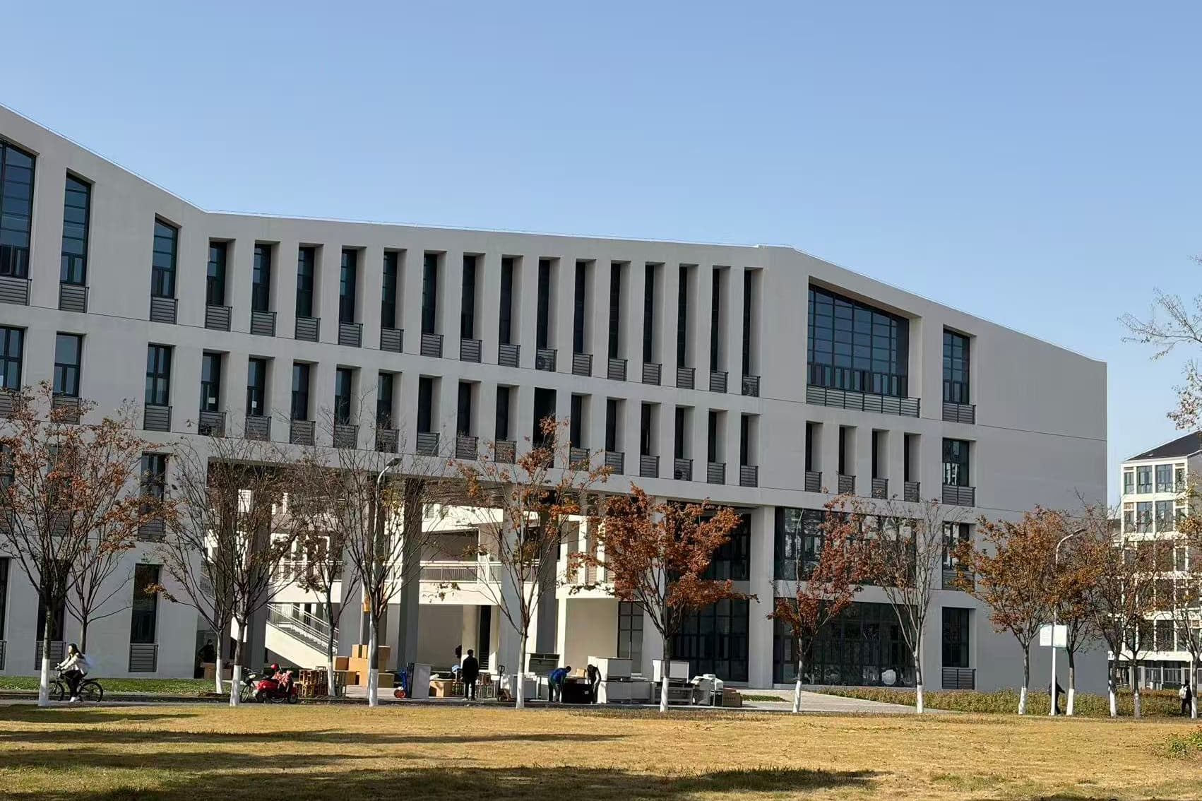 精準服務(wù)零損傷！隱智科儀高效完成合肥師范學(xué)院實驗室搬遷