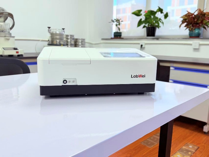 圖片包含 室內(nèi), 桌子, 窗戶, 活A(yù)I 生成的內(nèi)容可能不正確。