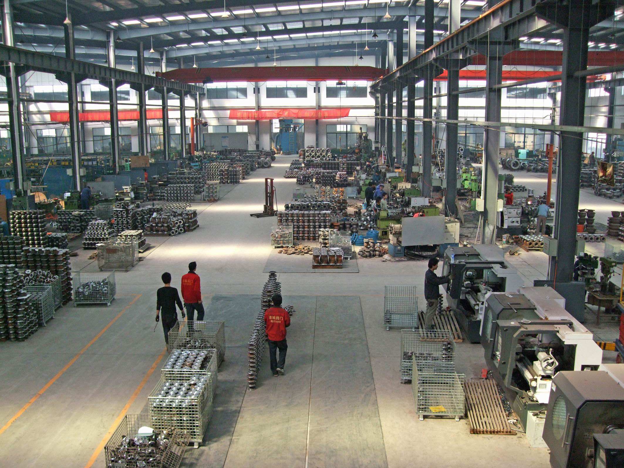 湖泉閥門車間抓緊生產(chǎn) 以創(chuàng)新促發(fā)展 以實干求突破