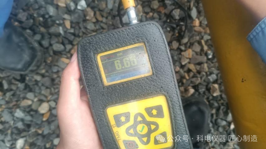 测厚仪器国产机型与进口机型的功能对比